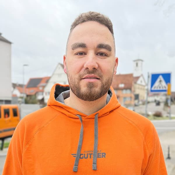 Fahrlehreranwärter - Emir Sarac